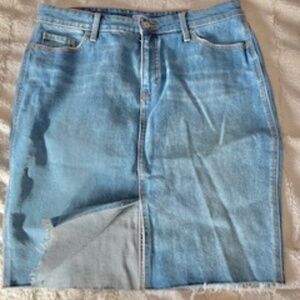 L Old Navy jean skirt with slit
